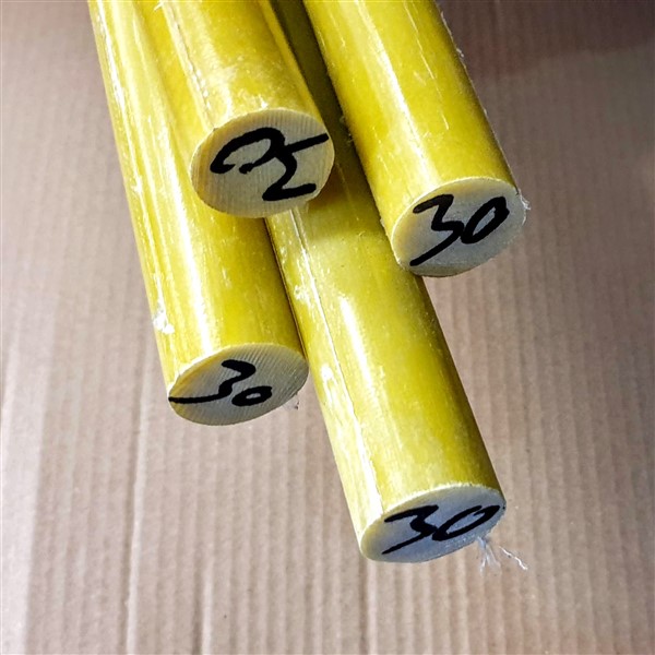 Sklotextitová tyč průměr - 40 mm, délka 1000 mm 2,4kg