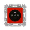Zásuvka jednonásobná s ochranným kolíkem, s clonkami červená / kouřová černá 5519H-A02357 65